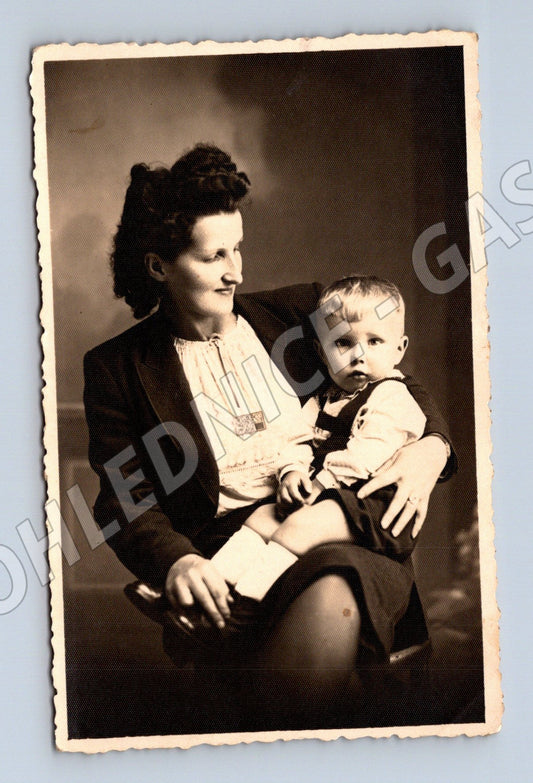 Pohlednice žena s dítětem Voigtländer čb (M18447)