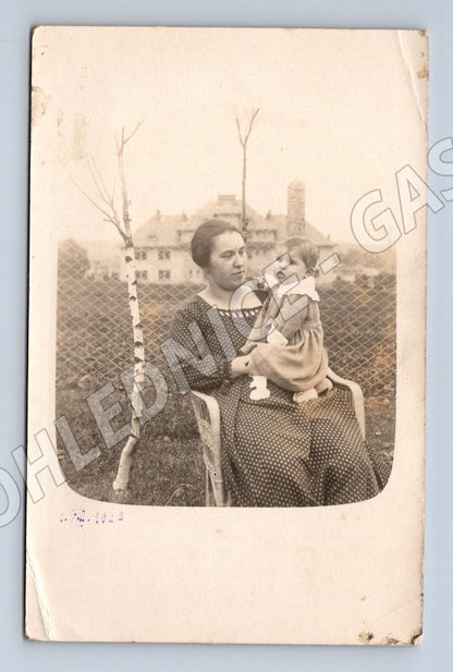 Pohlednice žena a dítě ČSR malý formát do 1950 (M18459)