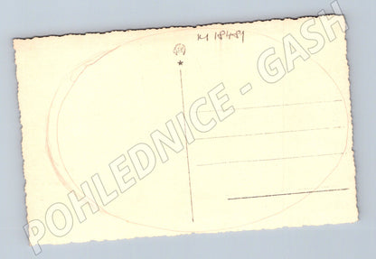 Pohlednice dítě v zahradě malý formát do 1950 (M18481)