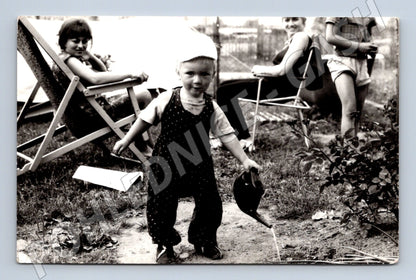 Pohlednice rodinná zahrada dítě ČSR do 1950 (M18499)