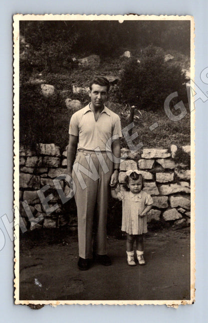 Pohlednice 1951 muž a dítě Praha František Malý (M18514)