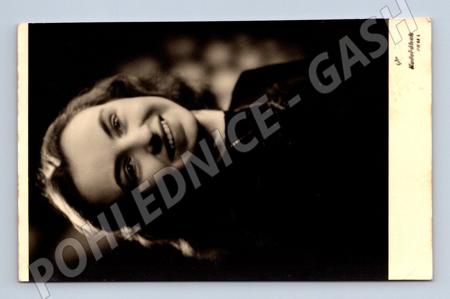 Pohlednice portrét herečky ateliérová fotografie (M18562)