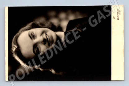 Pohlednice portrét herečky ateliérová fotografie (M18562)