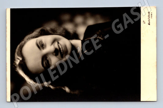 Pohlednice portrét herečky ateliérová fotografie (M18562)