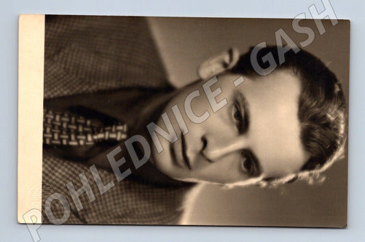 Pohlednice ateliérový portrét muže 1946 (M18563)