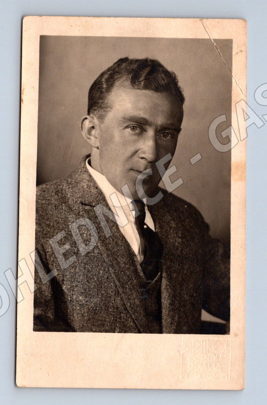 Pohlednice portrét muže černobílá ručně psaná (M18570)