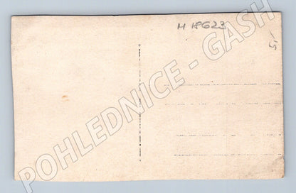 Pohlednice dvě ženy v zahradě malý formát do 1950 (M18623)