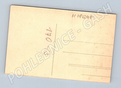 Pohlednice procházka dobově oděné osoby (M18648)