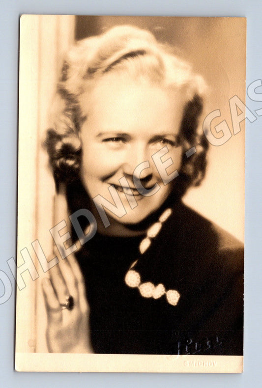 Pohlednice herečka černobílá ČSR 1945 (M18661)