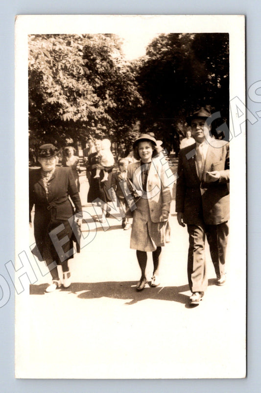 Pohlednice skupina lidí ČR do 1950 (M18680)