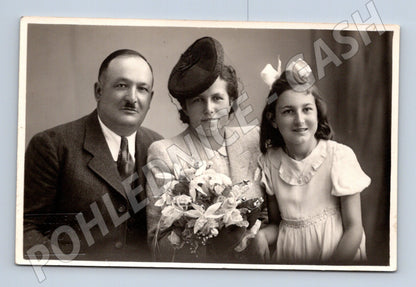 Pohlednice rodinný portrét 1930 40 černobílá (M18724)