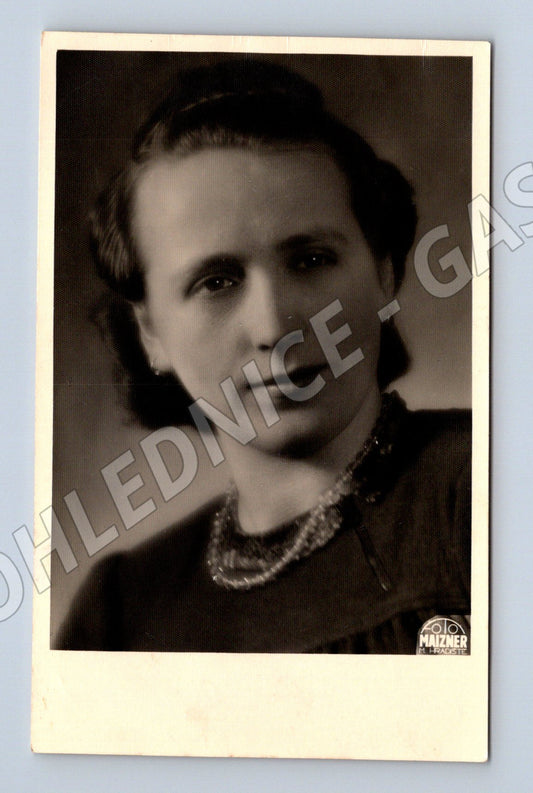 Pohlednice portrét ženy Protektorát 1943 (M18732)