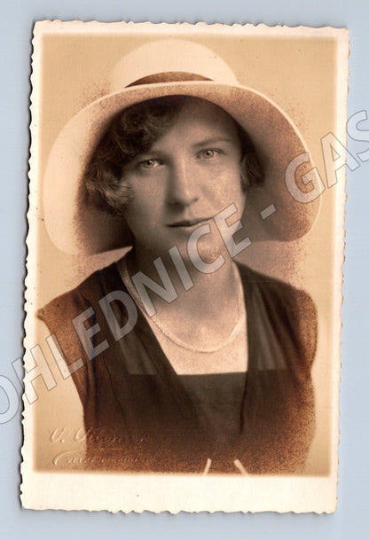 Pohlednice portrét ženy věnování 1932 (M18736)