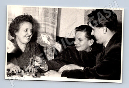 Pohlednice Vánoce 1951 rodina u stolu ČR (M18781)