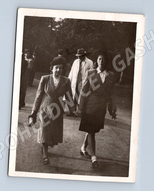 Pohlednice 1943 skupina lidí (M18797)