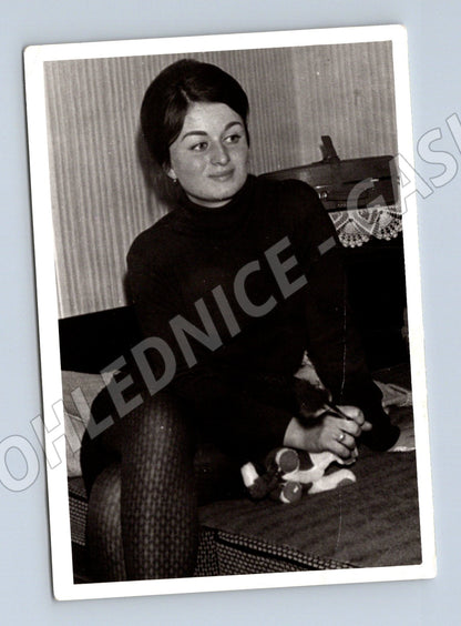 Pohlednice žena 1969 portrét (M18851)