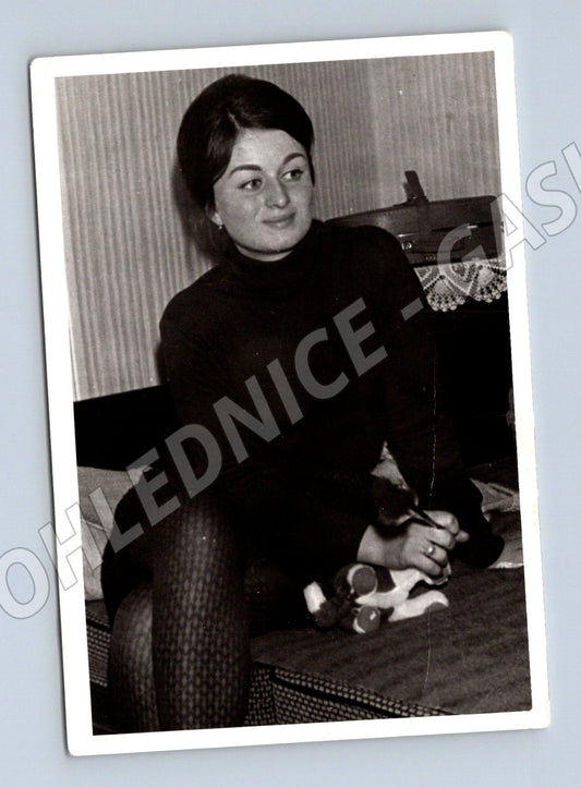 Pohlednice žena 1969 portrét (M18851)
