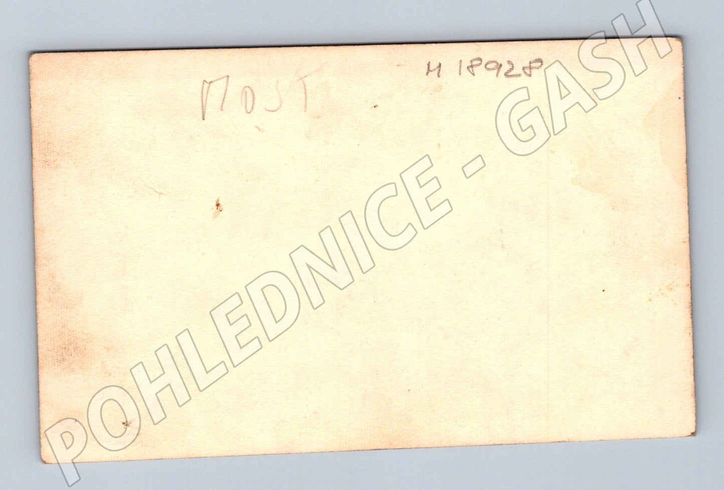 Pohlednice Most skupina dětí a kněz cca 1930 (M18928)