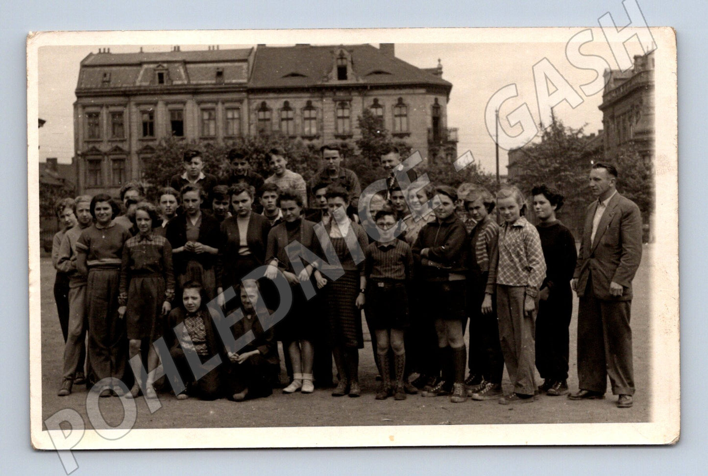 Pohlednice Most 1957 školní skupina (M18947)