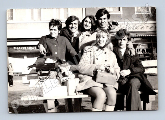 Pohlednice skupina mladých lidí Německo 60 léta (M18988)