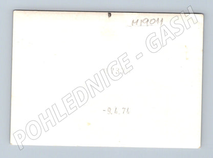 Pohlednice žena u stromu řeka město 1974 (M19011)