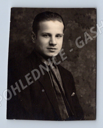 Pohlednice mladý muž malý formát 30 40 léta (M19014)