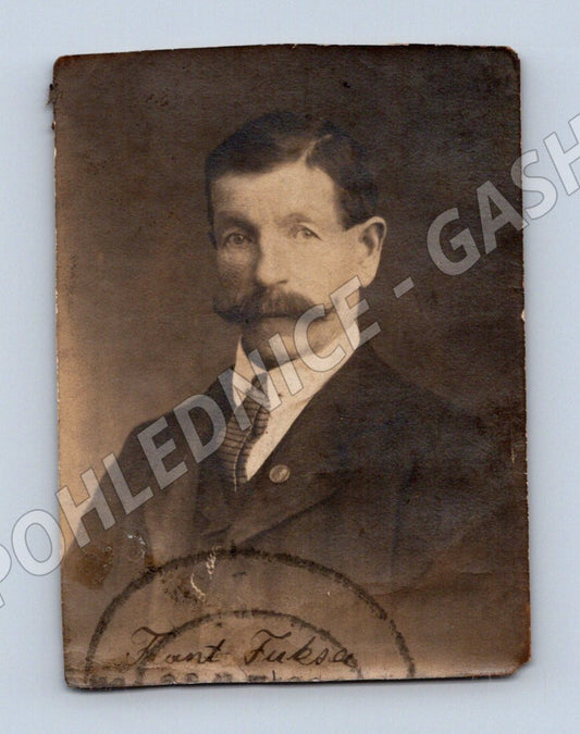 Pohlednice portrét muže černobílá rarita (M19029)