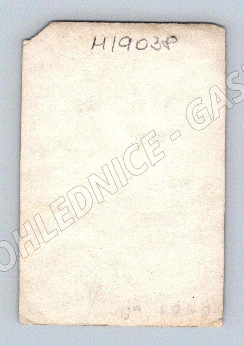 Pohlednice portrét mladého muže v obleku (M19038)