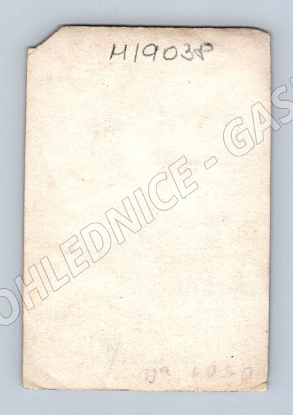 Pohlednice portrét mladého muže v obleku (M19038)