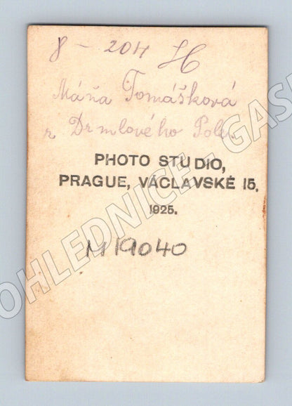Pohlednice portrét ženy fotoateliér Praha 1925 podpis (M19040)