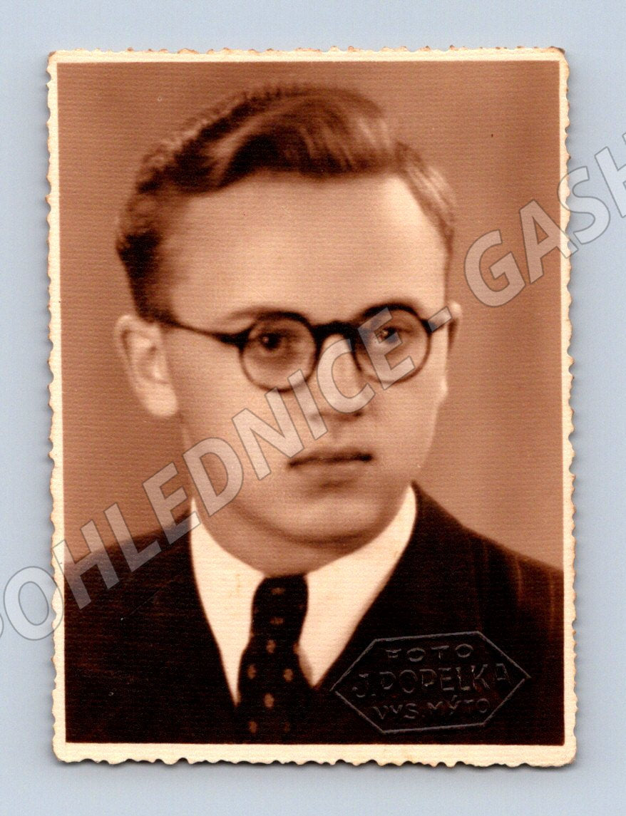 Pohlednice mladý muž brýle Vysoké Mýto (M19042)