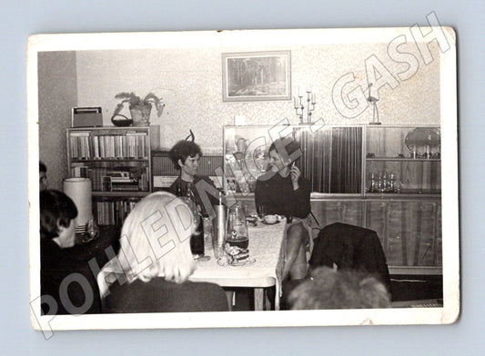 Pohlednice černobílá skupina osob Československo (M19058)