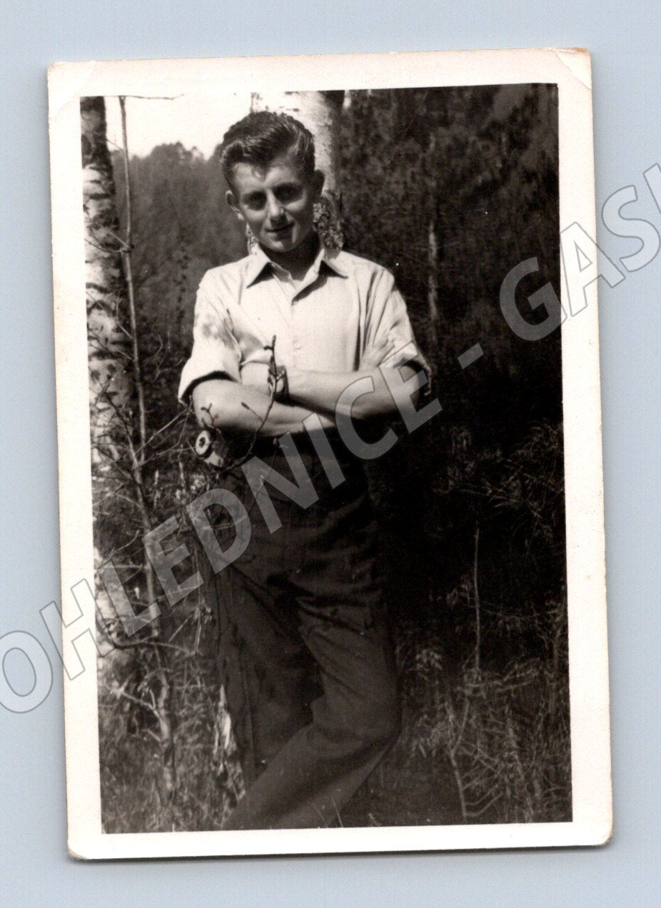 Pohlednice portrét mladého muže černobílá 1 pol 20 stol (M19077)