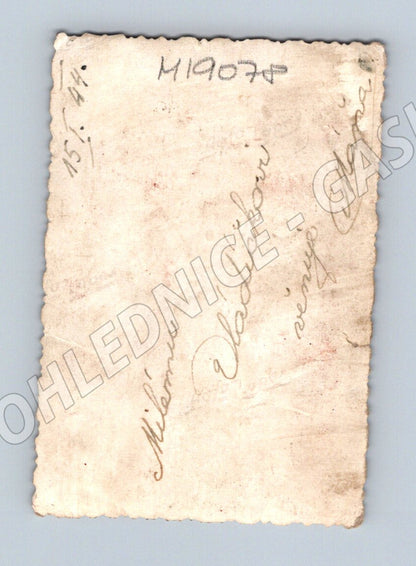 Pohlednice Starobylá 1944 mladá žena etnografie věnování (M19078)