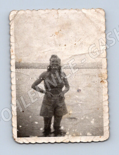 Pohlednice ženy u vody ČSR malý formát (M19083)