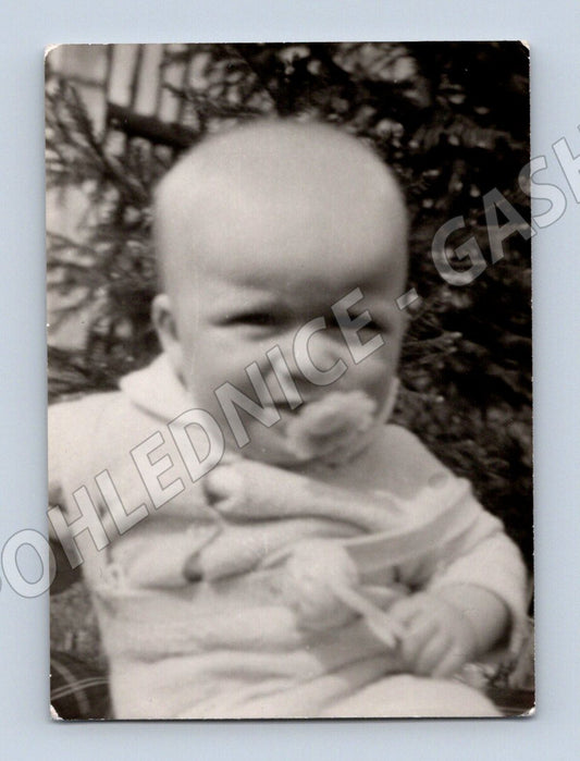 Pohlednice portrét dítěte černobílá (M19098)