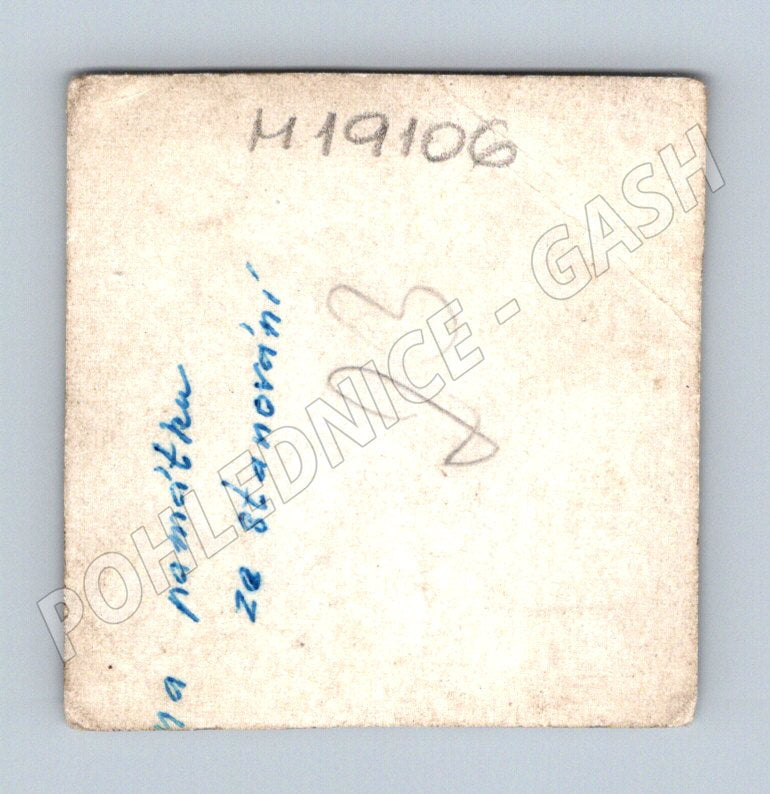 Pohlednice dívka na venkově stanování ČR do 1950 (M19106)