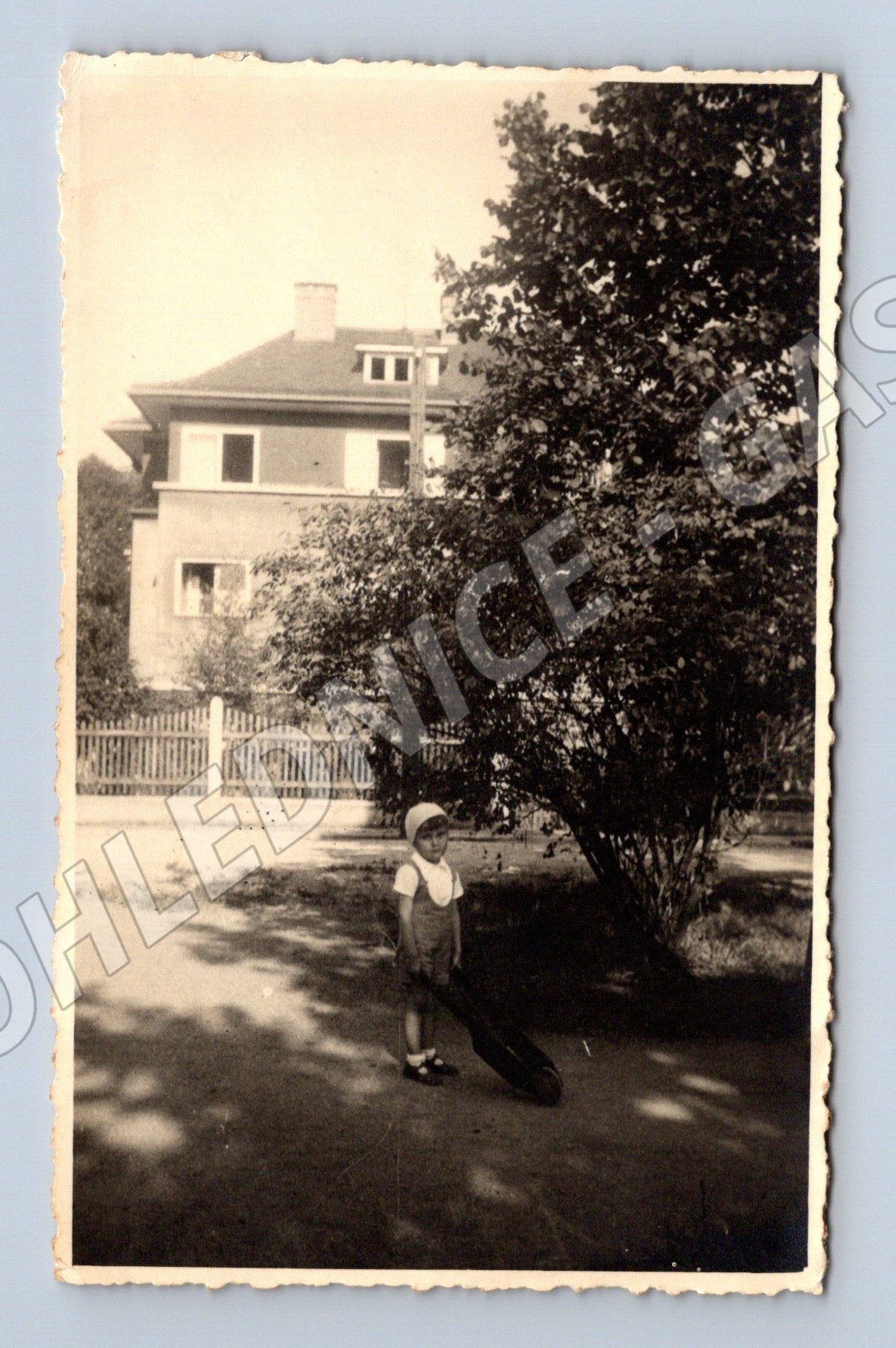 Pohlednice dítě ve městě ČR (M19158)