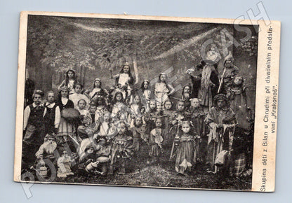 Pohlednice Chrudim Děti při divadelní hře Krakonoš malý formá (M19163)