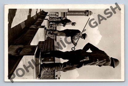 Pohlednice Ostrava sousoší horníků hutníků Nová radnice (M1929)