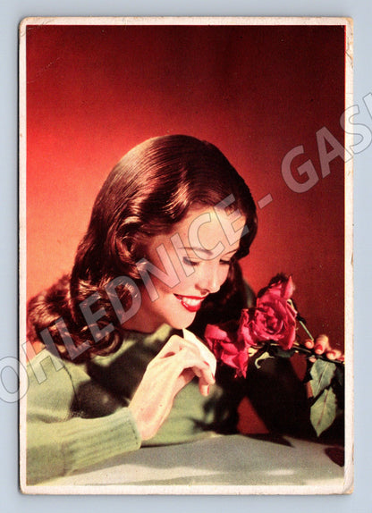Pohlednice portrét ženy s růží Itálie zasláno do ČSR (M19412)