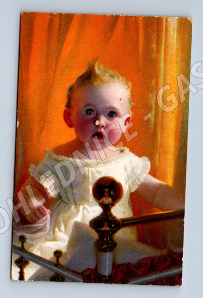 Pohlednice portrét dítěte v postýlce (M19435)