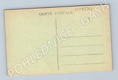 Pohlednice francouzská etnografická ženy v interiéru (M19579)