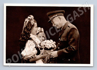 Pohlednice Edvard Beneš prezident přijímá květiny od dívek (M19603)