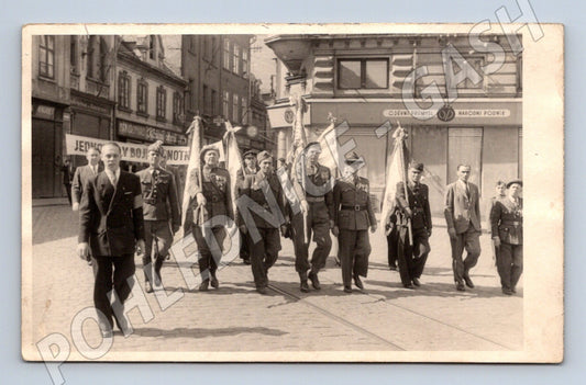 Pohlednice Most slavnostní průvod cca 1940 1950 (M19620)