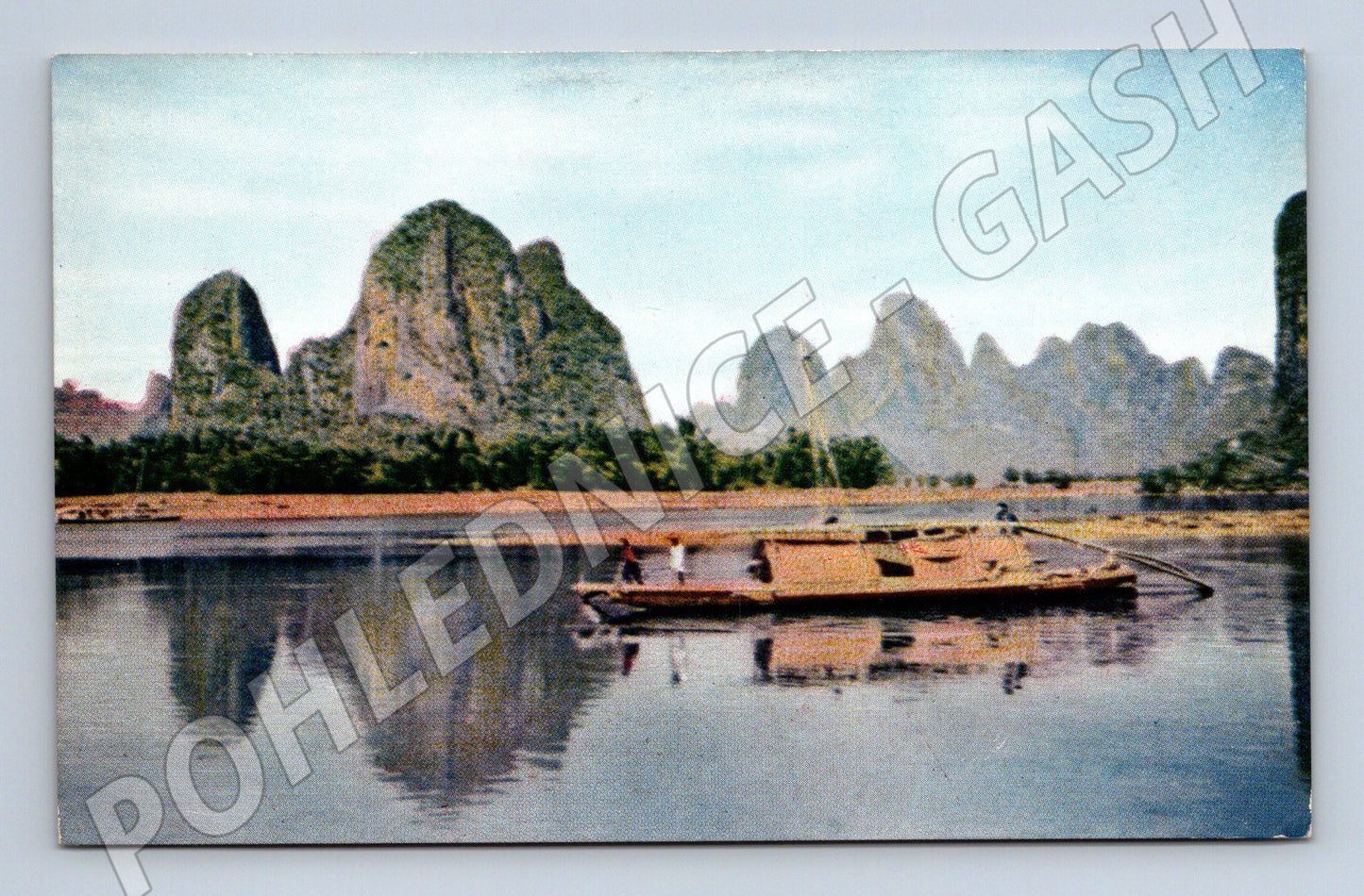 Pohlednice tradiční loď na řece malebná krajina vodní doprava (M19662)