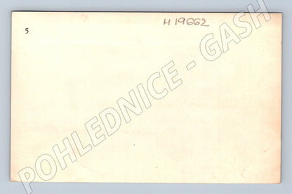 Pohlednice tradiční loď na řece malebná krajina vodní doprava (M19662)