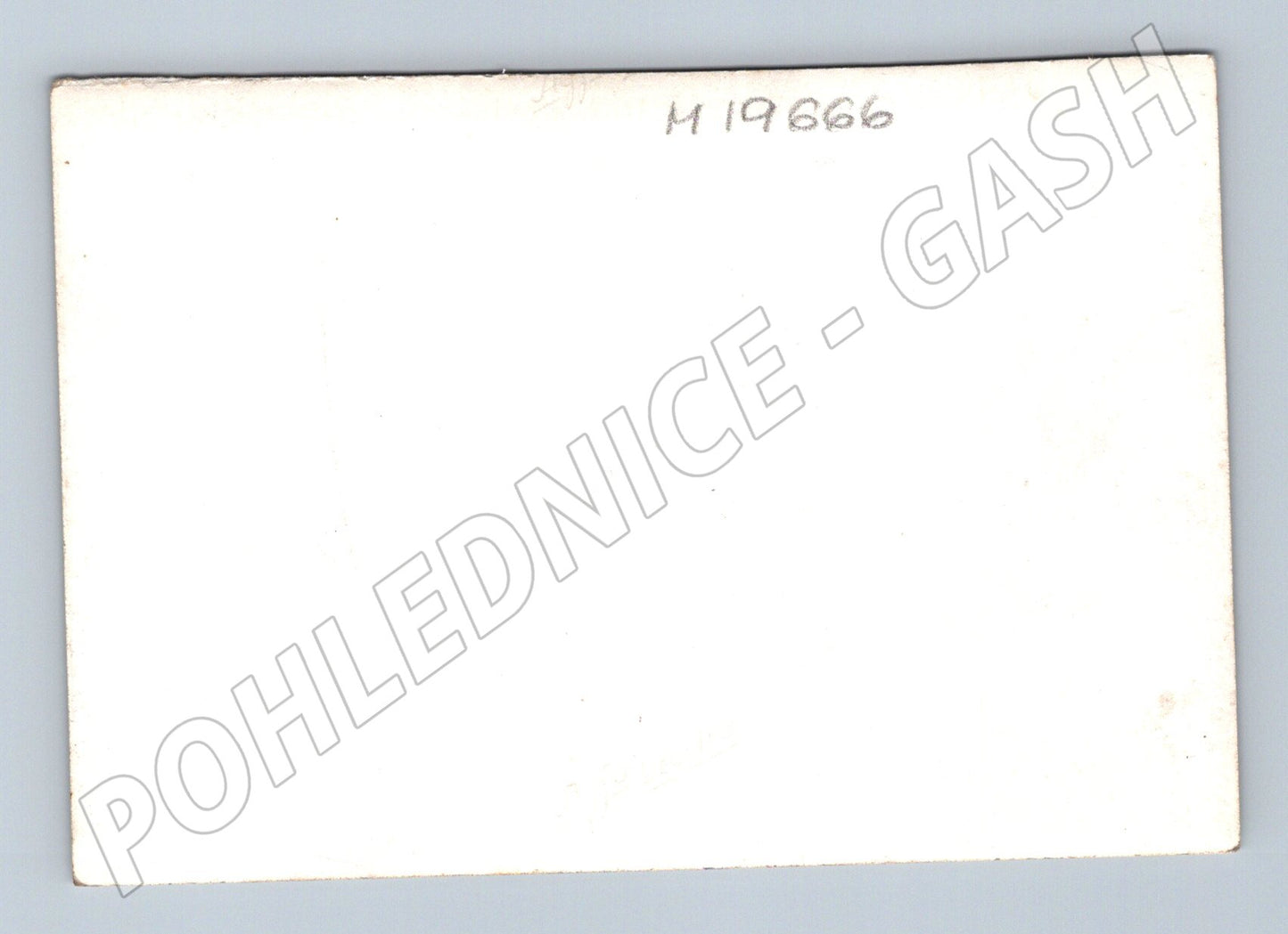 Pohlednice fasáda domu malý formát ČR černobílá (M19666)