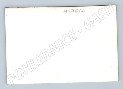 Pohlednice fasáda domu malý formát ČR černobílá (M19666)