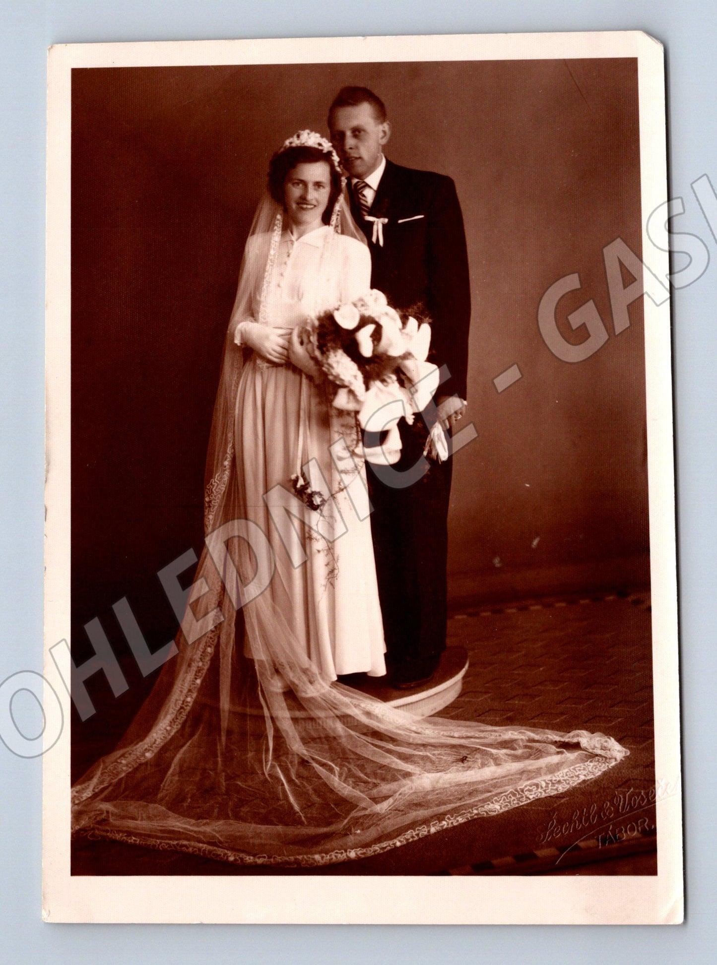 Pohlednice Svatební ateliérová fotografie černobílá (M19799)